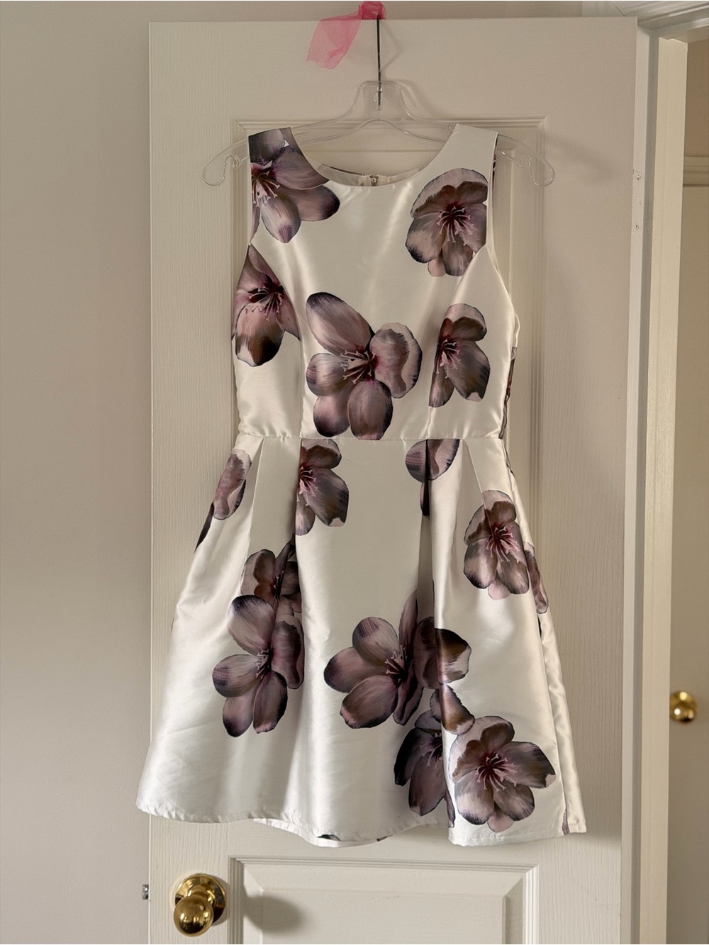 Elegant Floral Satin-Look Dress – Size Small